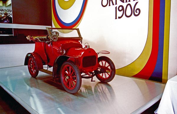 (03-2a) (97-01-04) 1908 Darracq 8／10hp Voiturette.jpg